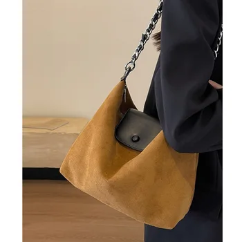 Vintage Faux Suede naiste õlakott 2023 Talvel naiste käekott Suure mahutavusega Brändi disaini kett daamid hobos messenger kott